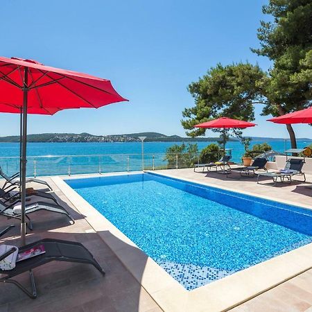 Gem Of The Sea Luxury Beach Apartment With Brand New Heating Infinity Pool Трогир Экстерьер фото