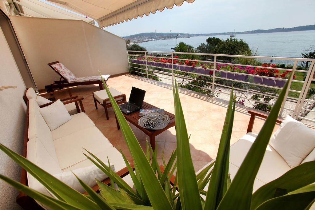 Gem Of The Sea Luxury Beach Apartment With Brand New Heating Infinity Pool Трогир Экстерьер фото