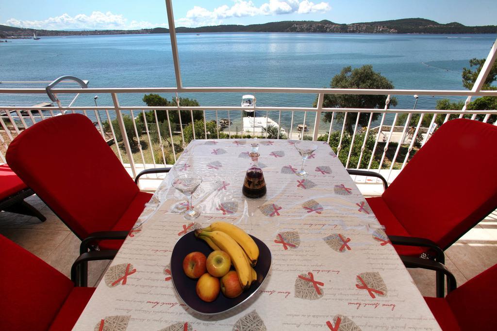 Gem Of The Sea Luxury Beach Apartment With Brand New Heating Infinity Pool Трогир Экстерьер фото