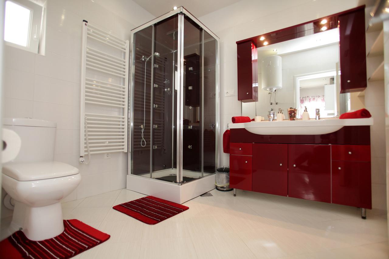 Gem Of The Sea Luxury Beach Apartment With Brand New Heating Infinity Pool Трогир Экстерьер фото
