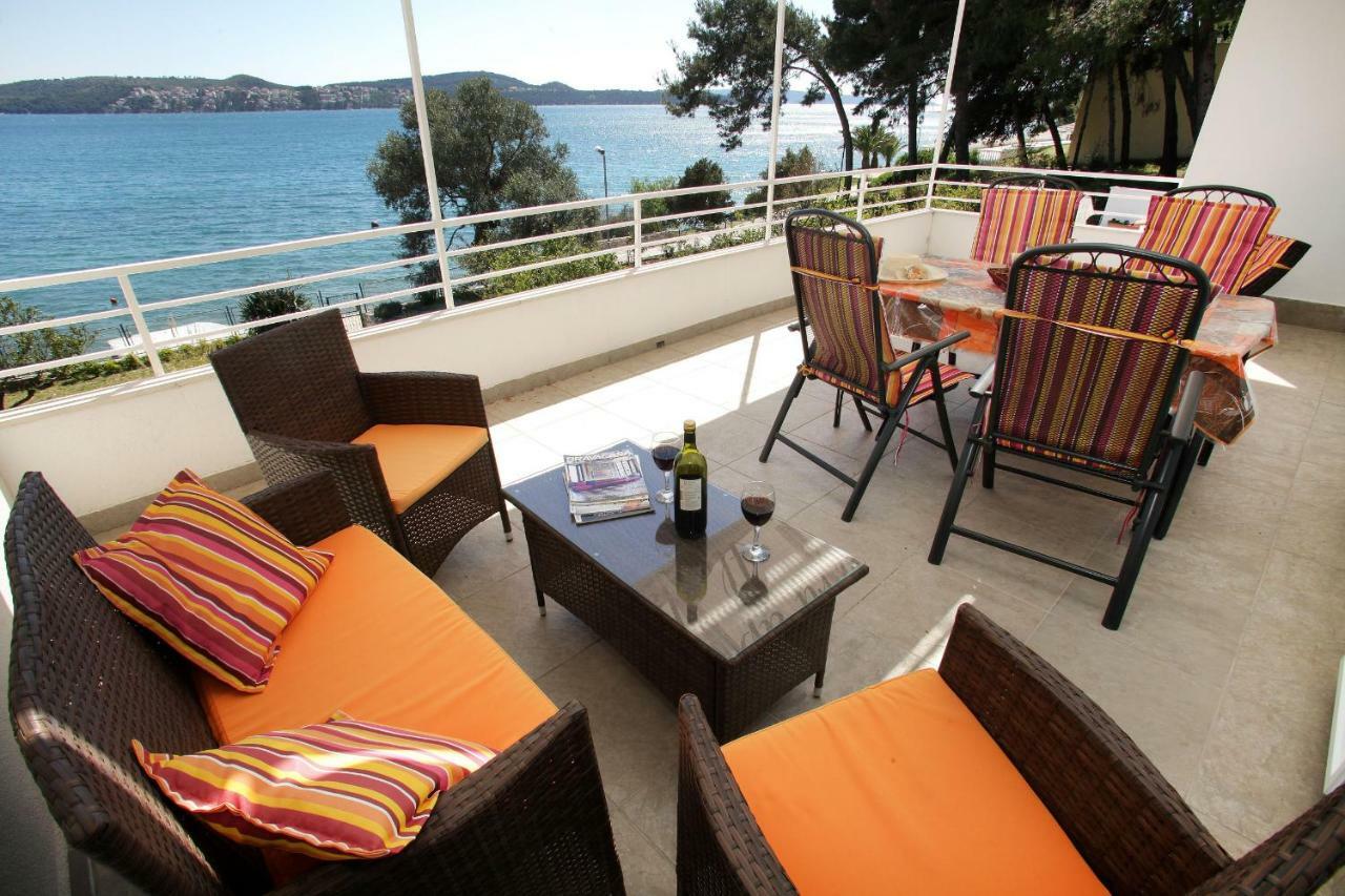 Gem Of The Sea Luxury Beach Apartment With Brand New Heating Infinity Pool Трогир Экстерьер фото