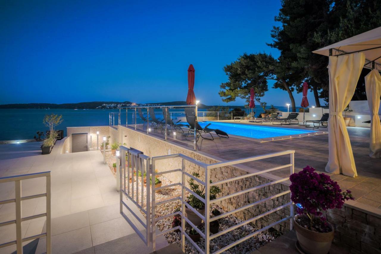 Gem Of The Sea Luxury Beach Apartment With Brand New Heating Infinity Pool Трогир Экстерьер фото